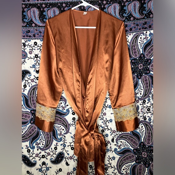 jane woolrich Other - Jane Woolrich satin lace robe